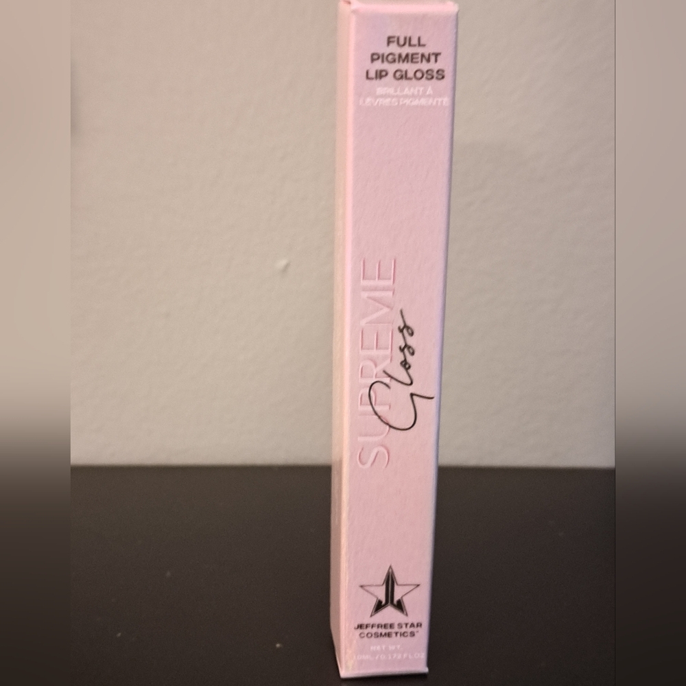 Jeffree Star Supreme Gloss. Glossd In PARADISE